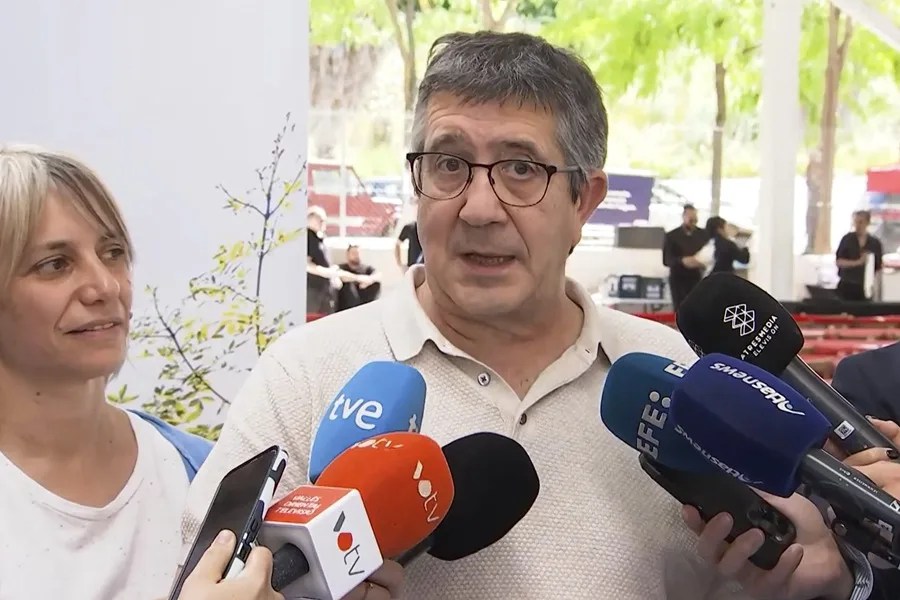 Patxi Lopez zapatero