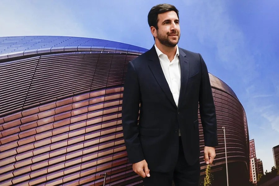 Apertura de la sede electoral de Enrique Riquelme, este lunes, en Madrid.