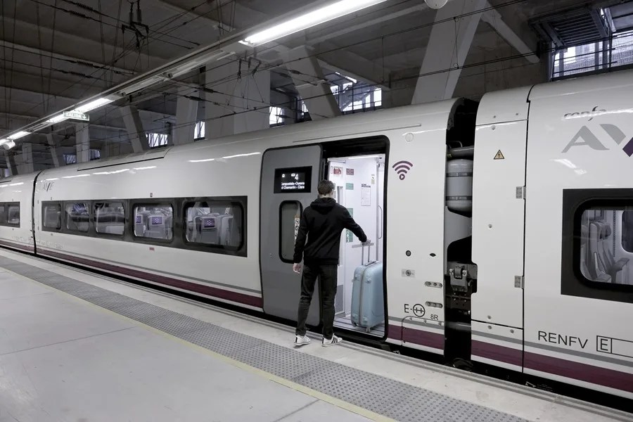 TRENES PARADOS GALICIA