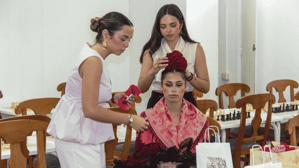 Susana (d) y Raquel (i) Ramos, las diseñadoras detrás de la firma De Paula