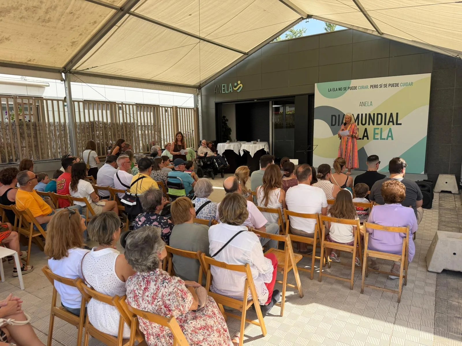 Imagen cedida de la inauguración de la nueva sede de ANELA en Navarra para la atención de enfermos de ELA y familiares