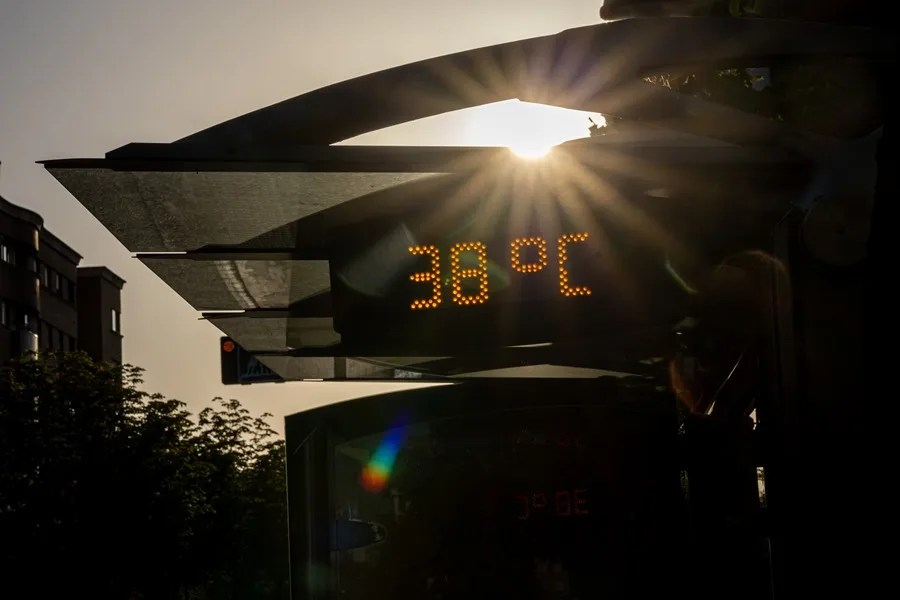 AVISO CALOR COMUNIDADES