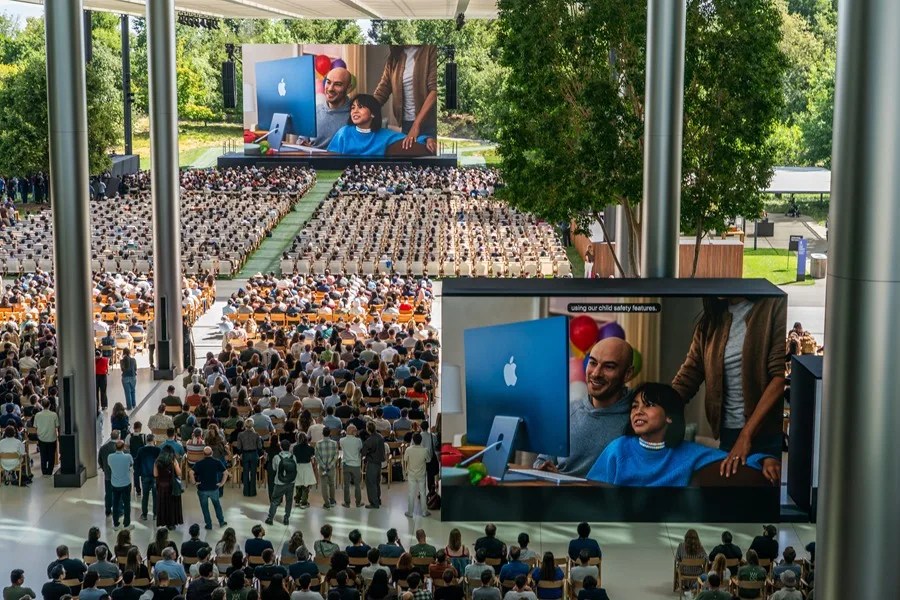 Apple reestructura su sistema de IA y critica a sus rivales por disputar una carrera tecnológica "sin sentido"