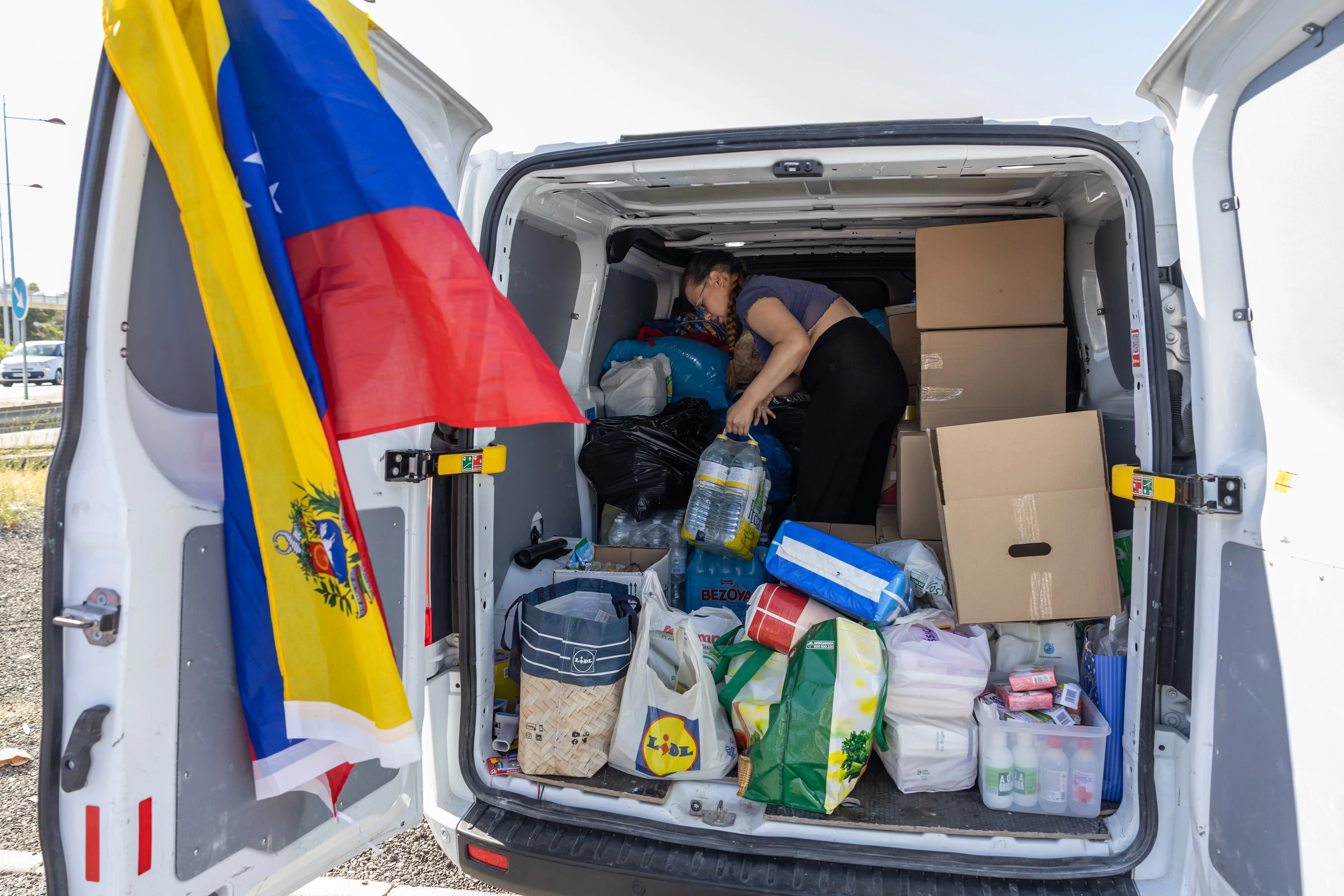 Recogen material en Toledo para ayudar tras el terremoto de Venezuela