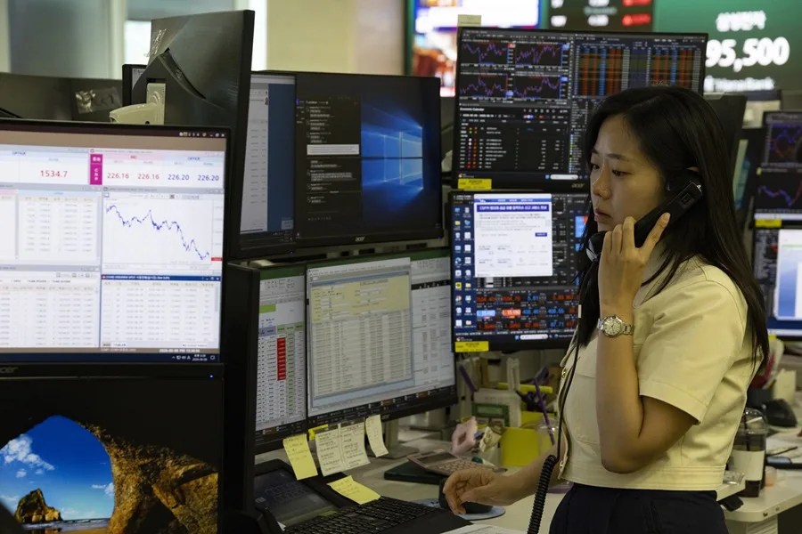 El Kospi surcoreano cae un 2% en la apertura tras los ataques entre Estados Unidos e Irán