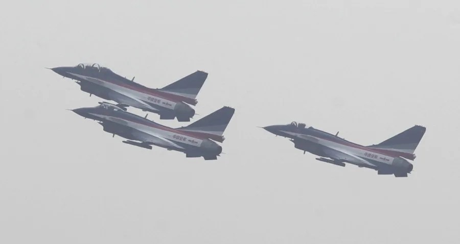 Taiwán detecta más de una treintena de aeronaves del Ejército de China en torno a la isla