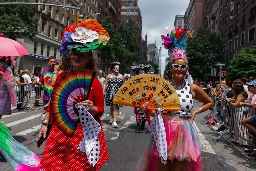 La Marcha del Orgullo en Nueva York pinta las calles con los colores del arcoíris