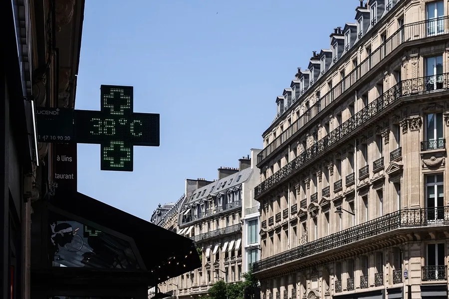 Alertas roja y amarilla en Francia por calor y tormentas