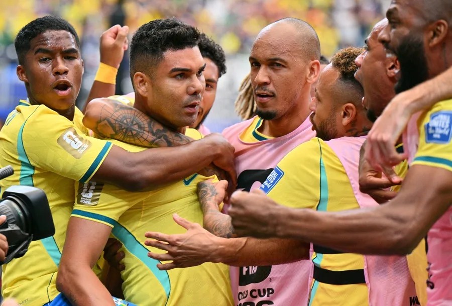 Martinelli rescata a Brasil ante Japón y clasifica a la Canarinha a octavos