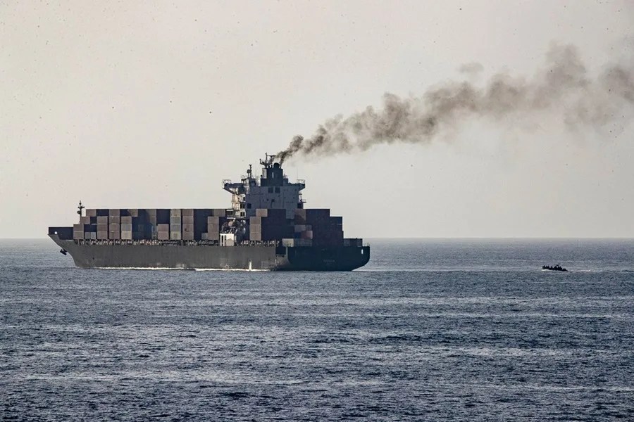 Mueren tres marineros indios en un ataque de EE.UU. a un petrolero