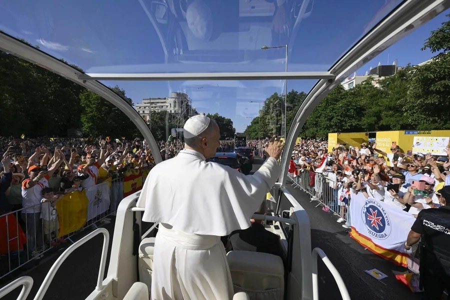 https://i0.wp.com/efe.com/wp-content/uploads/2026/06/MQ3PF1Y33RRTQ889AM5JPG-FOTODELDIA-PAPA-ESPANA.webp?w=900&ssl=1