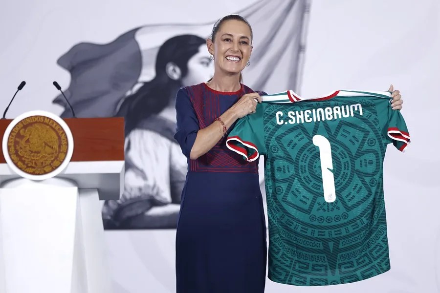 Sheinbaum dice que podría reunirse con Felipe VI en México durante el Mundial