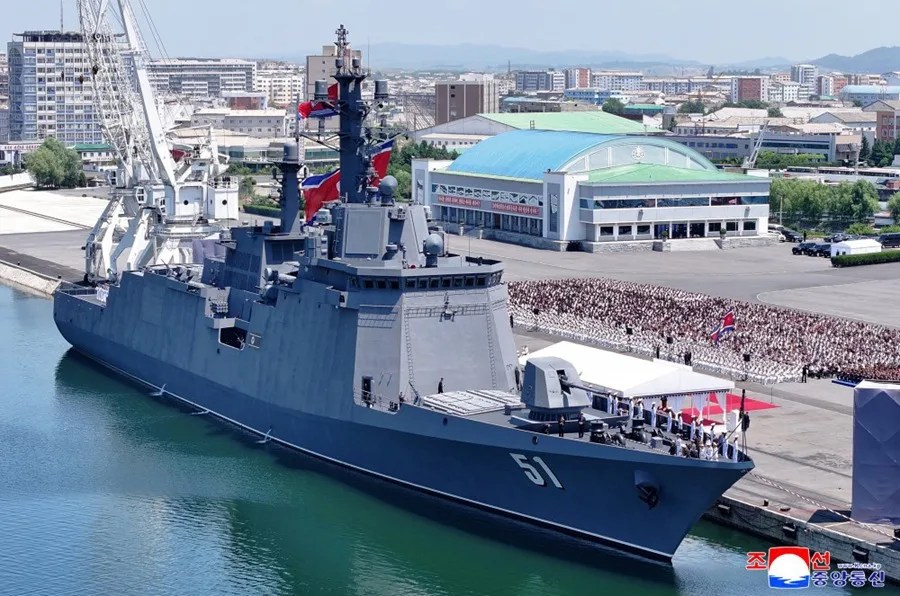 Corea del Norte desvela planes de construcción de navíos de guerra con armamento nuclear