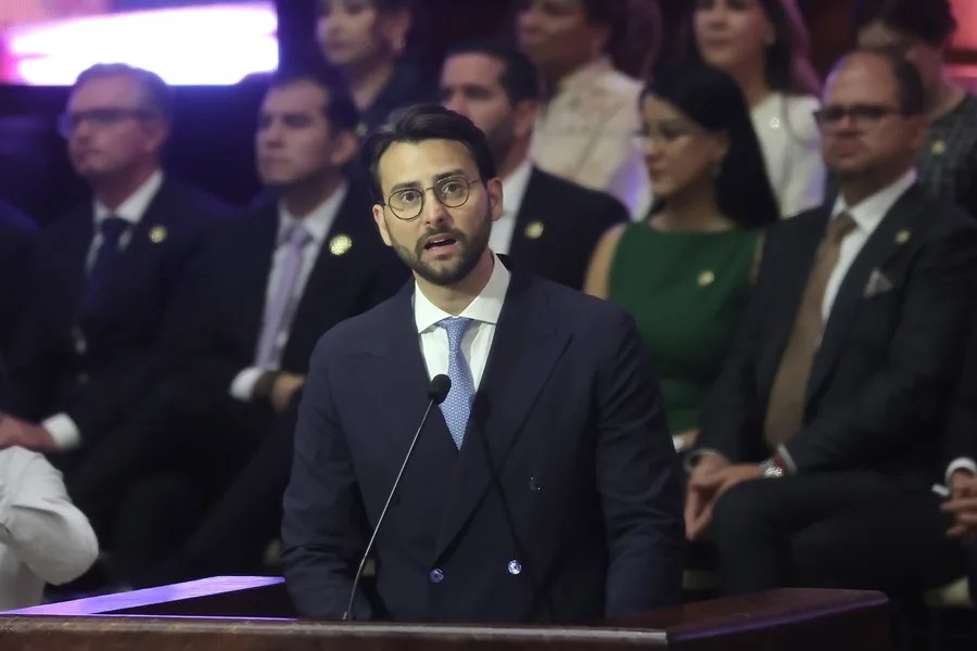 Renuncia el presidente del Parlamento de Ecuador un día después de dimisión de la canciller