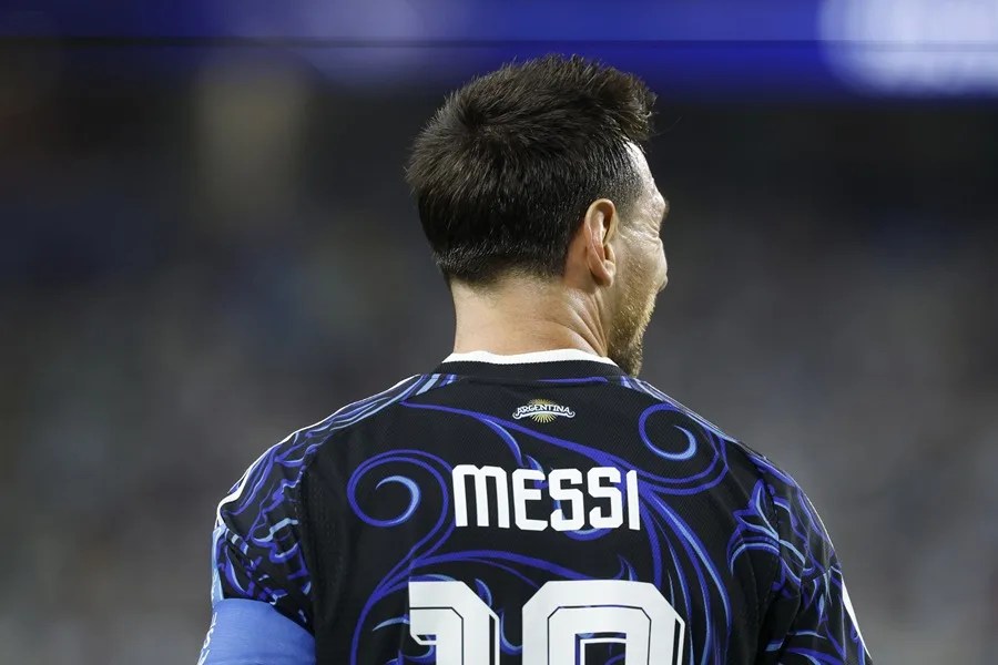 Lionel Messi conoce a Spider-Man en un divertido video promocional de la próxima película