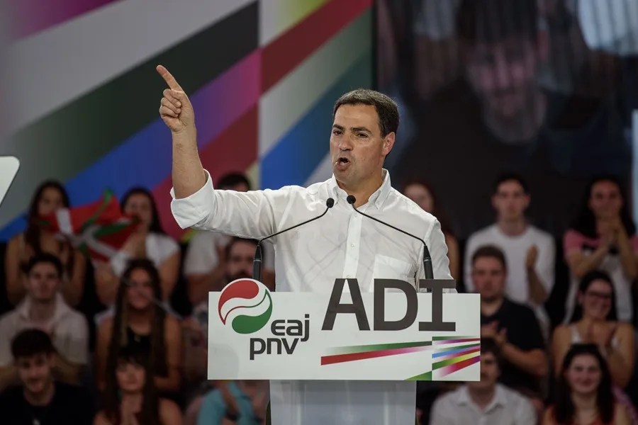 El lehendakari, Imanol Pradales (c),