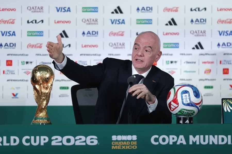 Infantino asegura estar "feliz de ver a Irán" en la Copa del Mundo pese a tensiones