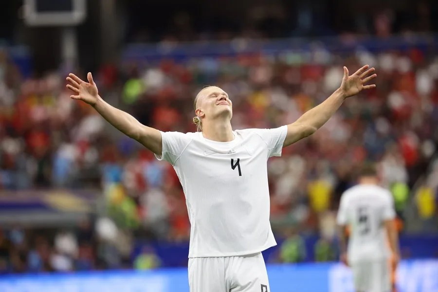 Haaland clasifica a Noruega para un duelo de octavos contra Brasil