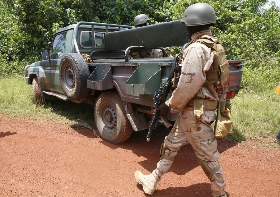 Soldados nigerianos durante una operación