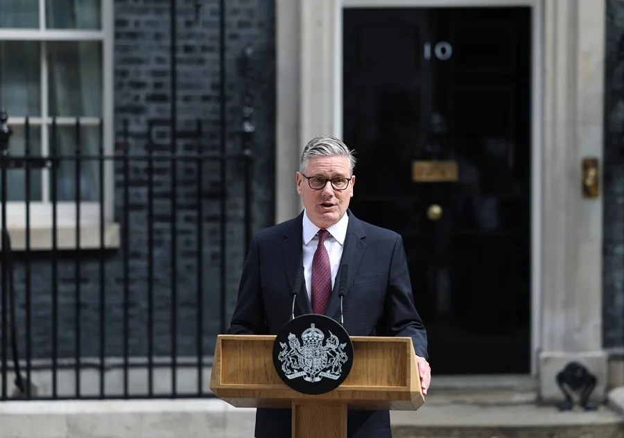Dimite el primer ministro británico