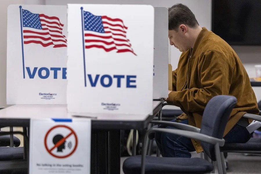 El Senado de EE.UU. rechaza una ley para exigir identificación a los votantes propuesta por Trump