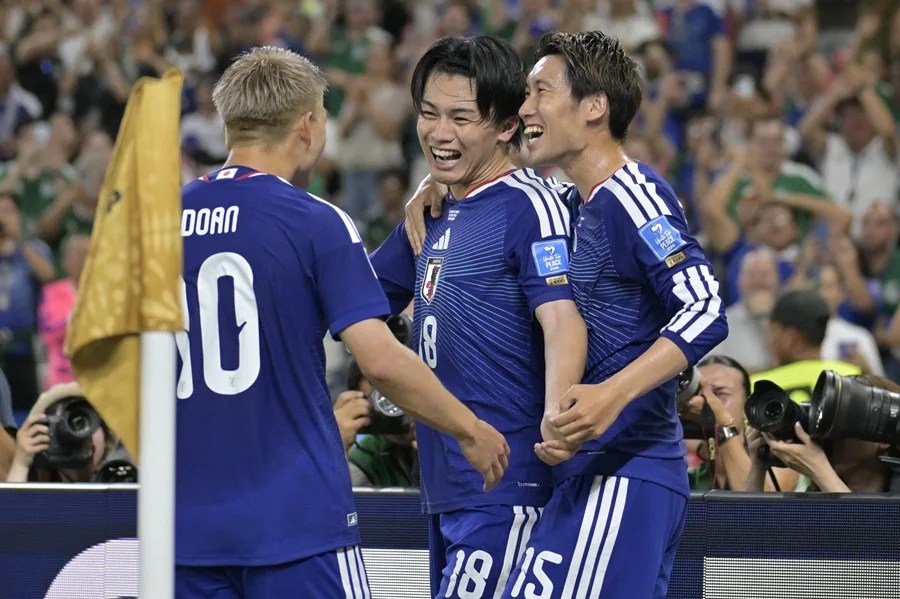 Japón golea a Túnez 0-4
