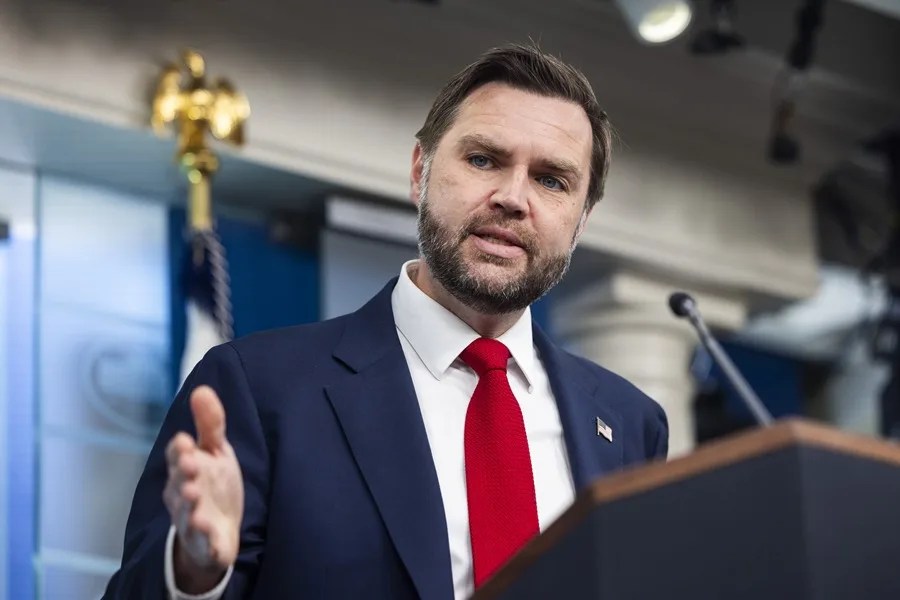 El vicepresidente JD Vance asegura que Irán no recibirá "ni un solo centavo" de Estados Unidos