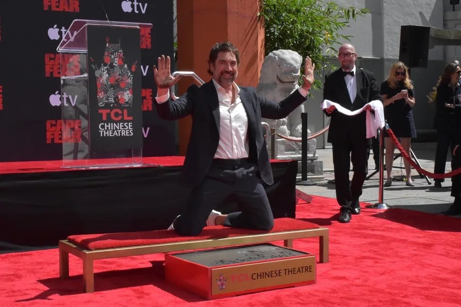 Javier Bardem deja sus huellas en el Teatro Chino y reivindica el legado de su familia