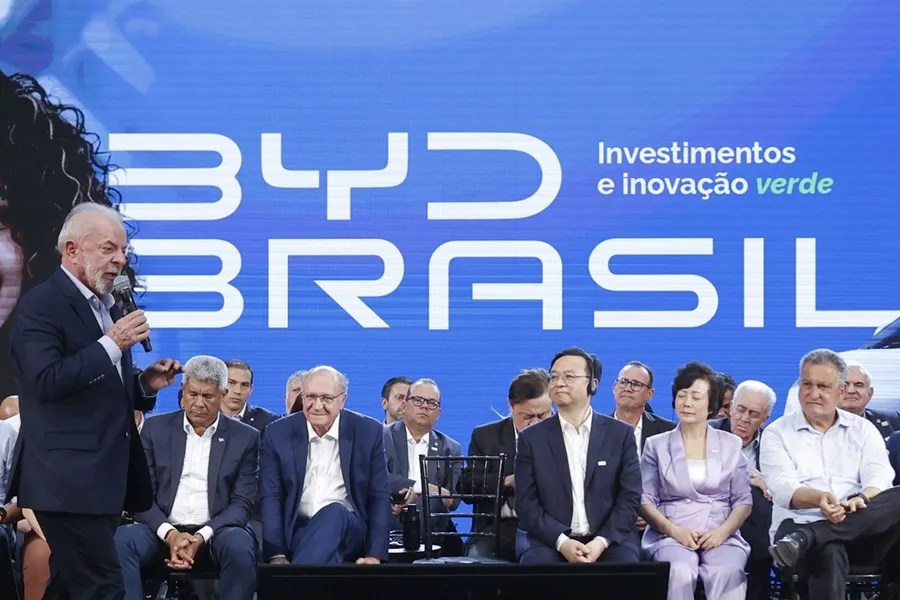 BYD anuncia una inversión de 100 millones de dólares para fabricar baterías en Brasil