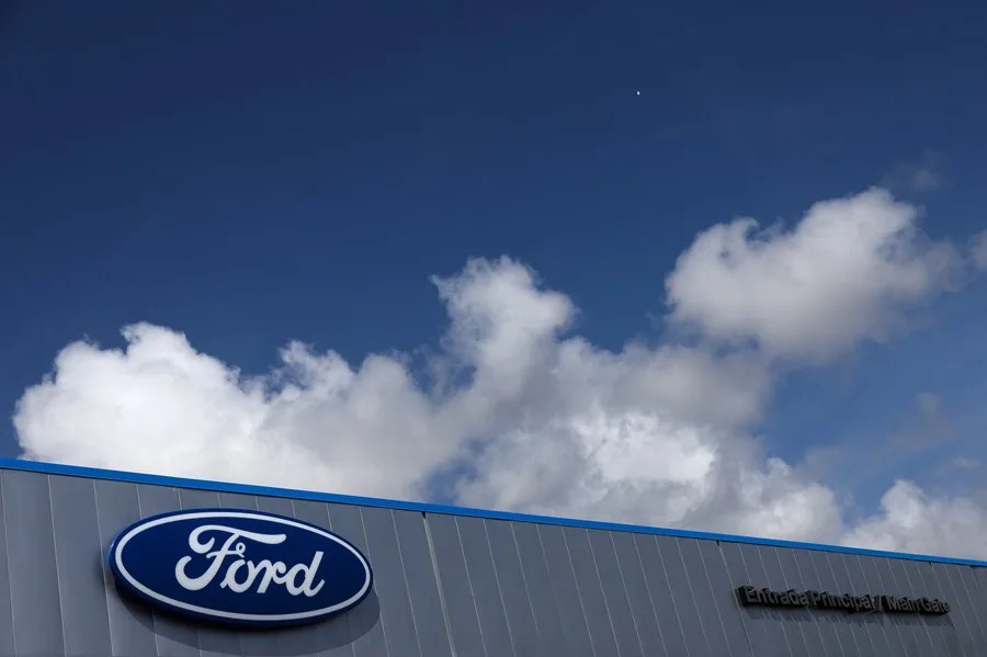 ford conduccion sin manos