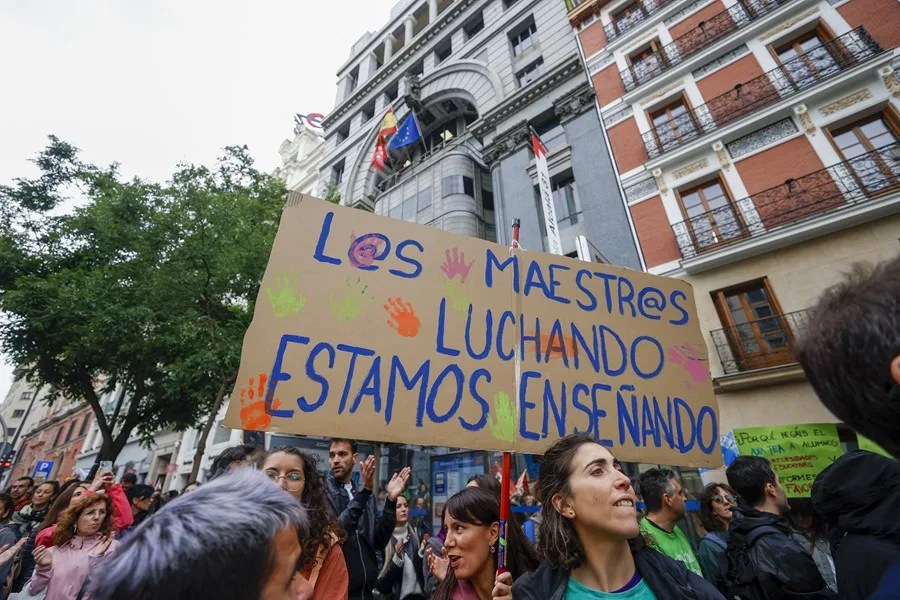 Manifestantes en una huelga de profesores en la Comunidad de Madrid.