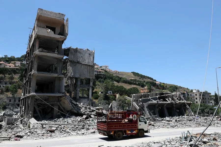 Un edificio destruido en el Líbano tras un ataque aéreo israelí.