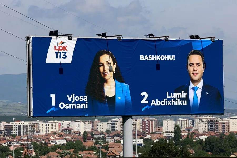 Una valla publicitaria preelectoral