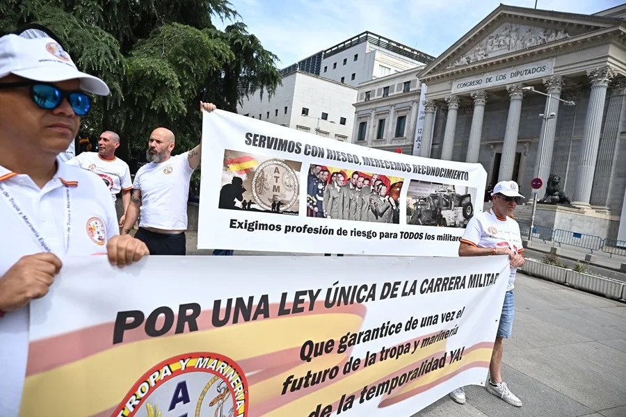 militares piden profesion riesgo