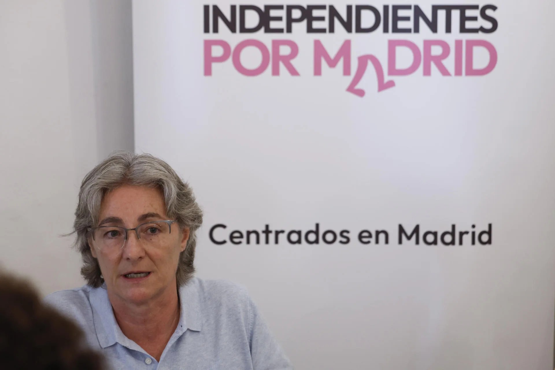 La exconcejal del Ayuntamiento de Madrid Marta Higueras interviene este lunes durante un desayuno informativo para explicar en qué consiste y las razones que han motivado la puesta en marcha del un nuevo proyecto político que lidera. EFE/ Javier Lizón
