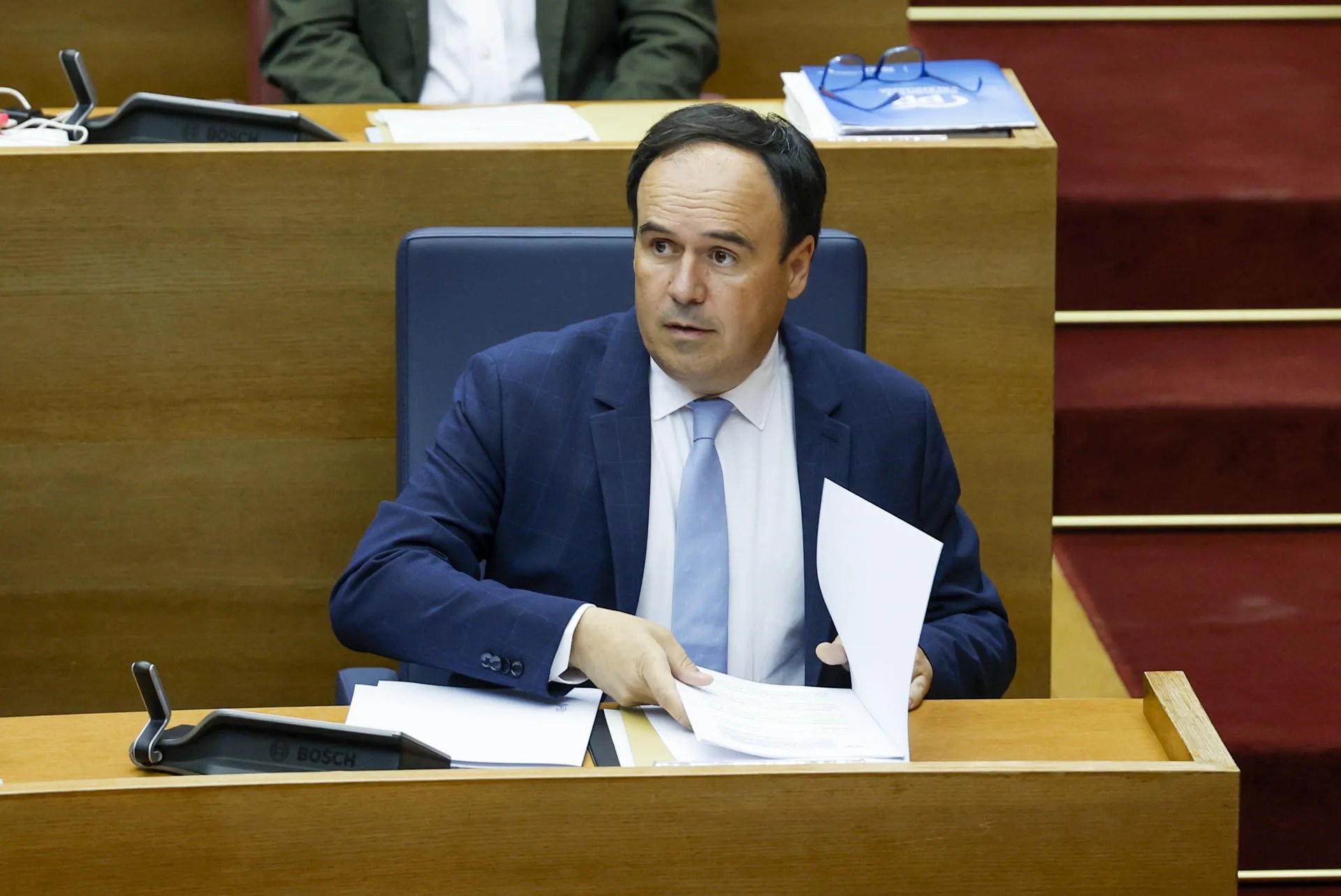 El president de la Generalitat, Juanfran Pérez Llorca, este miércoles en el pleno de Les Corts. EFE/Ana Escobar
