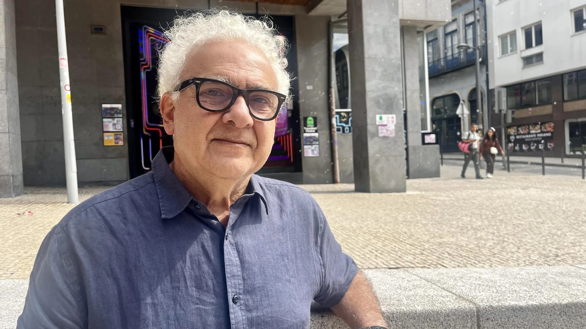 El escritor brasileño Milon Hatoum durante el festival Babell de Oporto. EFE/Carlos García