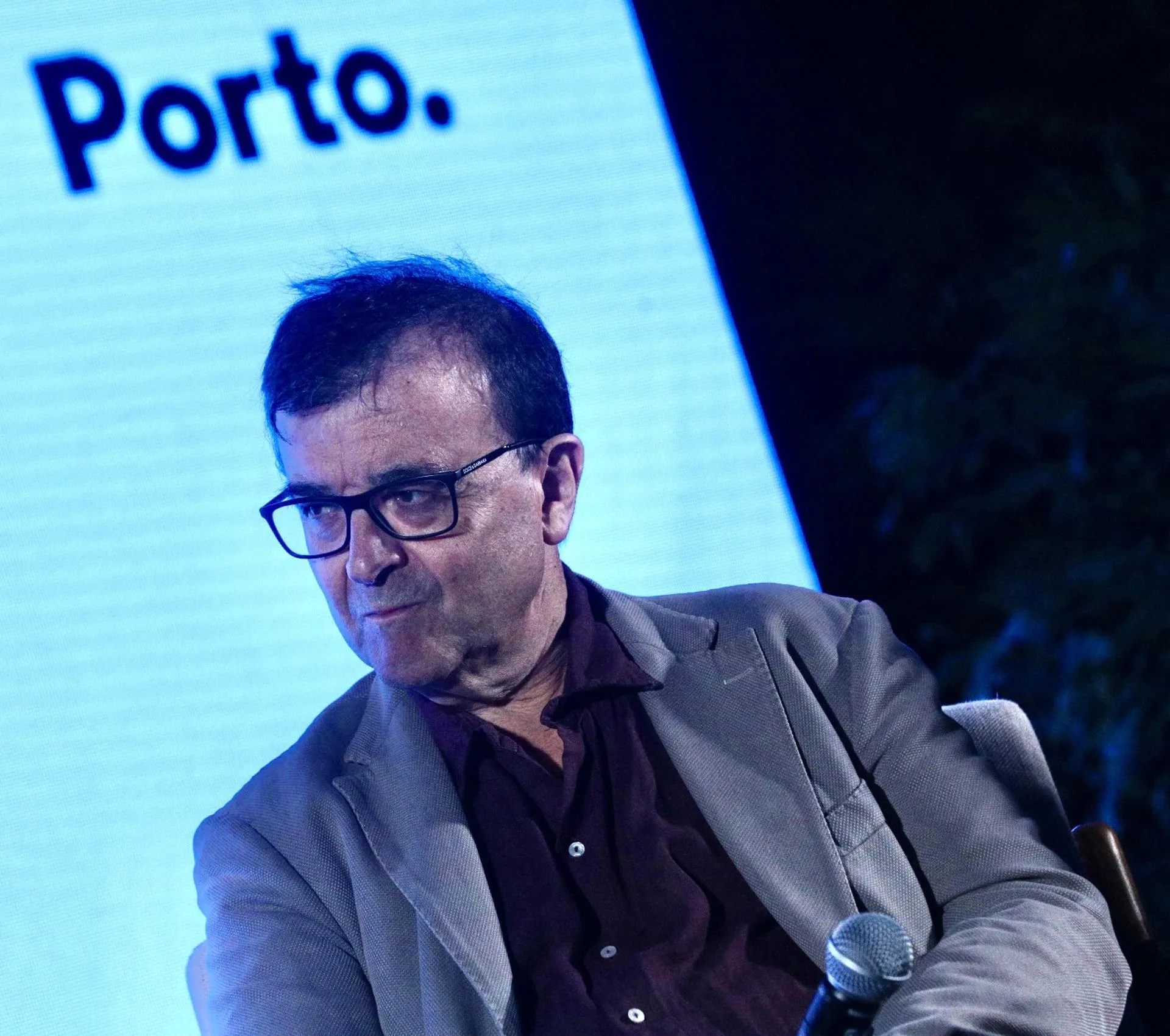 El escritor Javier Cercas en el festival Babell de Oporto. EFE/Carlos García