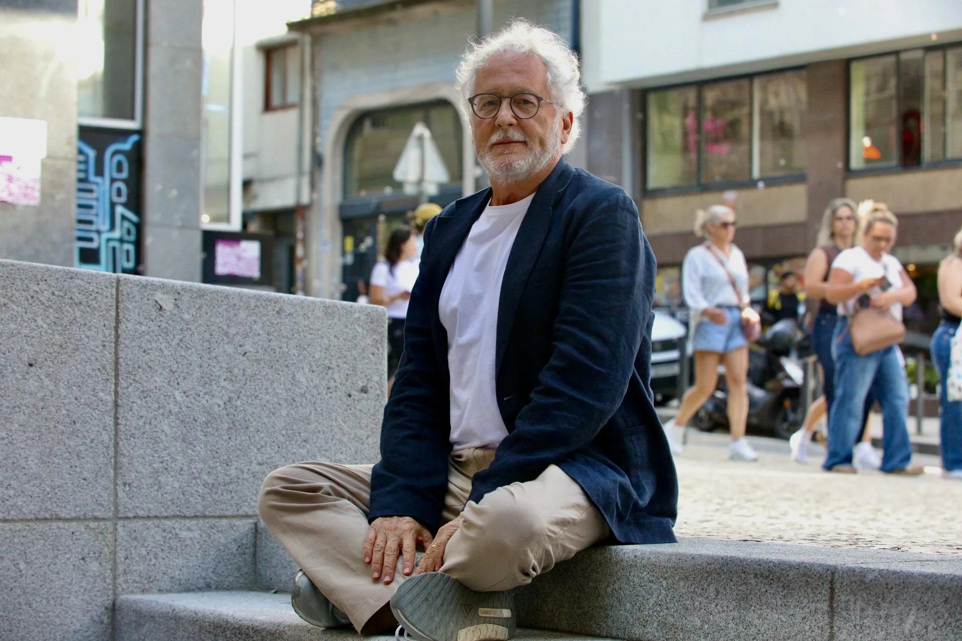 El escritor colombiano Héctor Abad Faciolince en Oporto. EFE/Carlos García.
