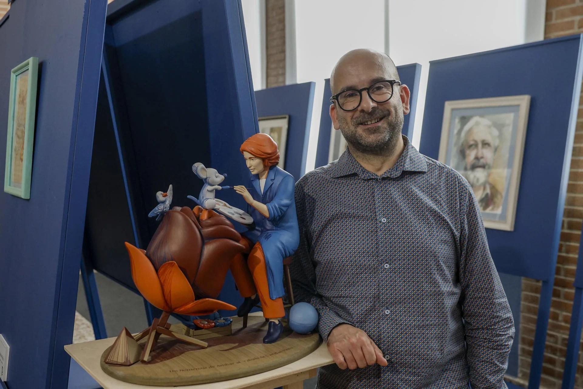 El maestro mayor del gremio de Artistas falleros, Vicente Julián, en la entrevista con EFE. EFE/Kai Försterling
