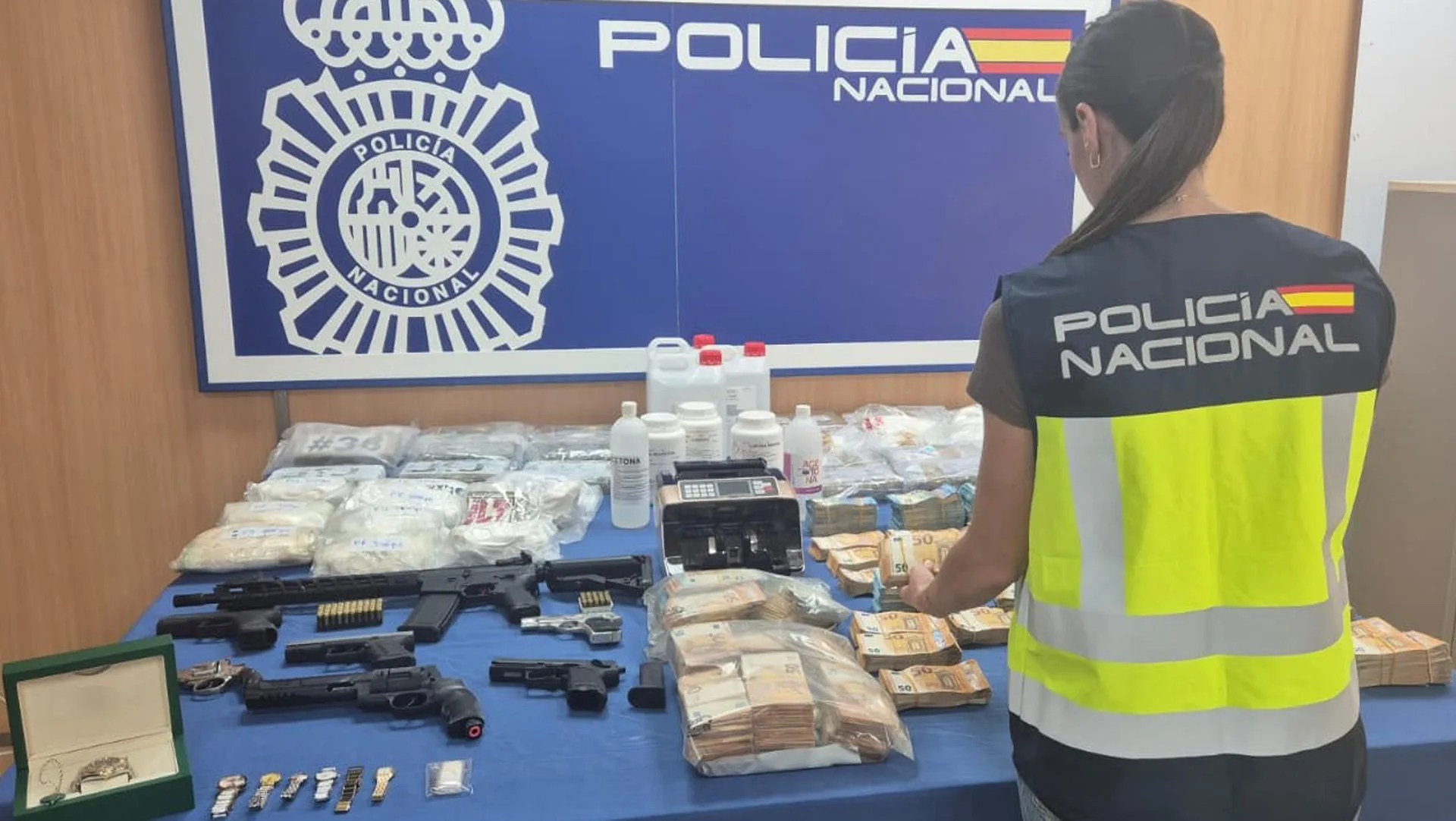 Material incautado en la operación, en una imagen de la Policía Nacional.
