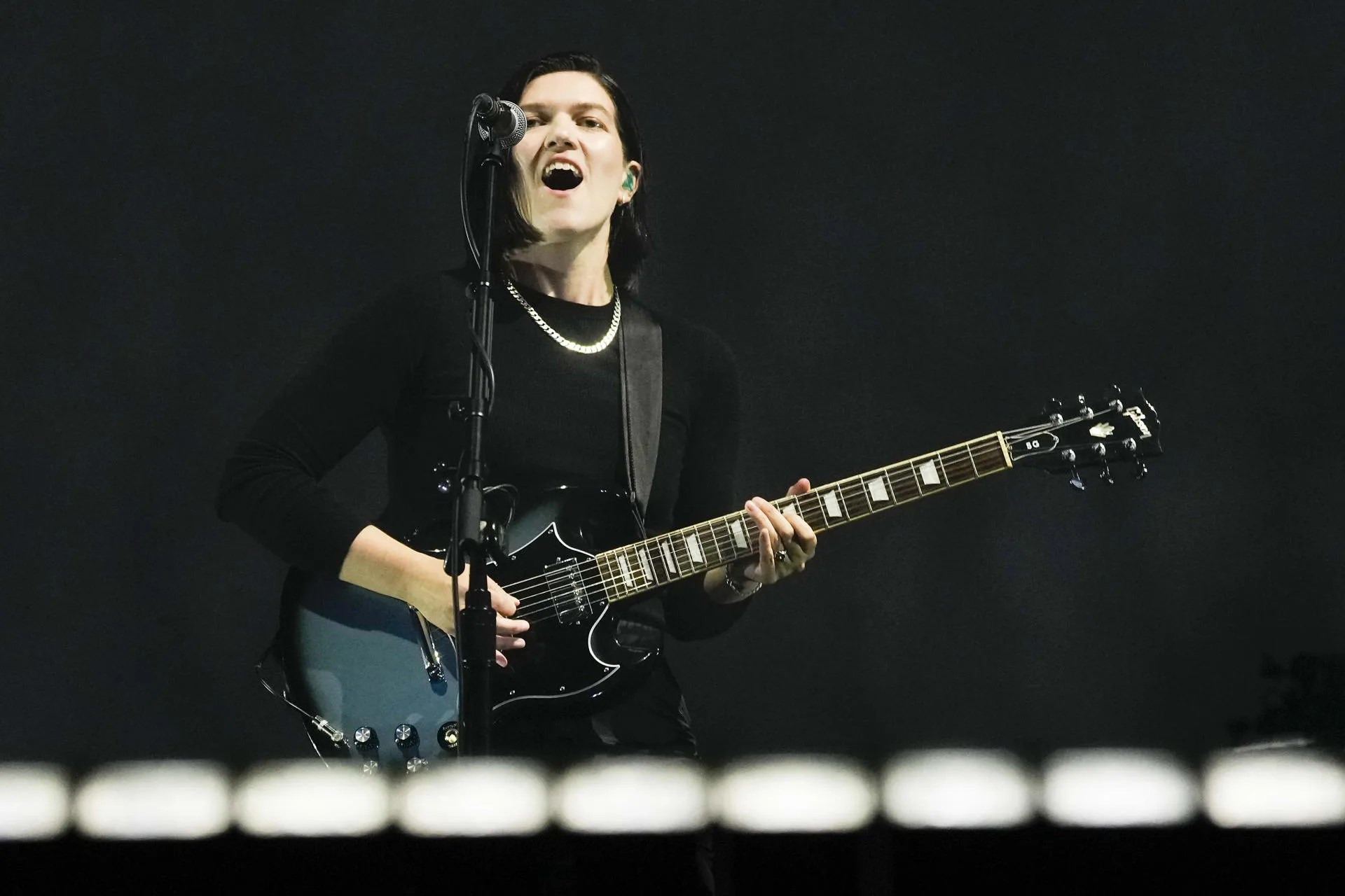La banda británica The xx durante el concierto que ofrece en la tercera jornada del festival Primavera Sound, este sábado en Barcelona. EFE/Enric Fontcuberta.
