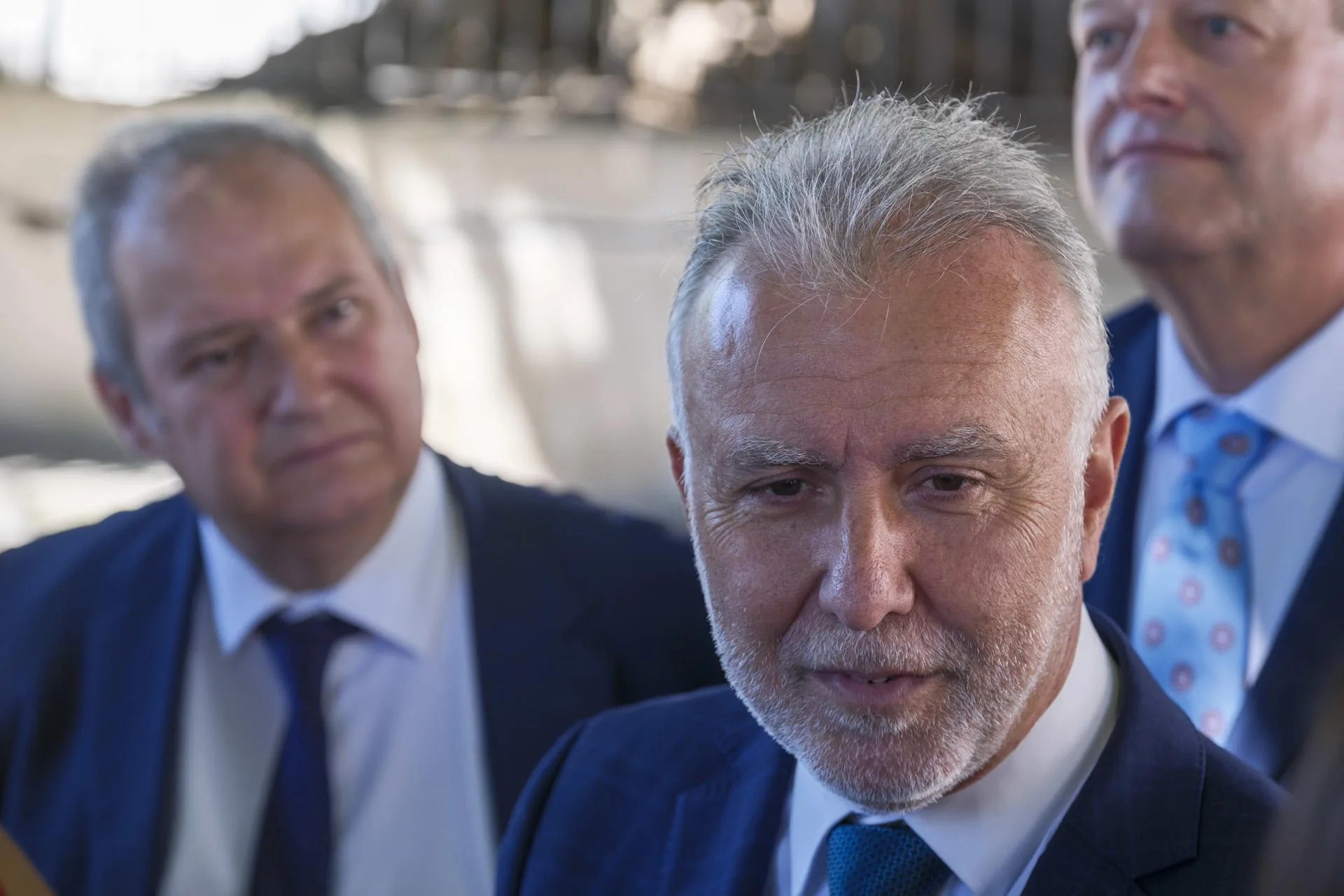 Los ministros de Turismo y Política Territorial, Jordi Hereu (i) y Ángel Víctor Torres (d), han participado este lunes en el acto oficial por el que se declara la fiesta de la localidad de Teror en honor de la Virgen del Pino, patrona de Gran Canaria, como Fiesta de Interés Turístico Nacional. EFE/Ángel Medina G.