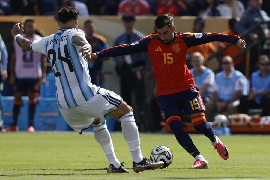 Baena, primer jugador en ganar Eurocopa, Juegos Olímpicos y Mundial de forma consecutiva