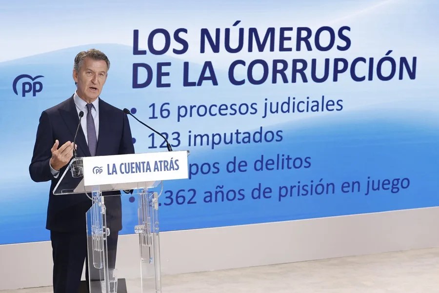 El líder del PP, Alberto Núñez Feijóo, hace balance del curso político