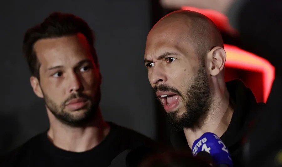 Los hermanos Andrew y Tristan Tate seguirán encarcelados al menos dos semanas más en Miami