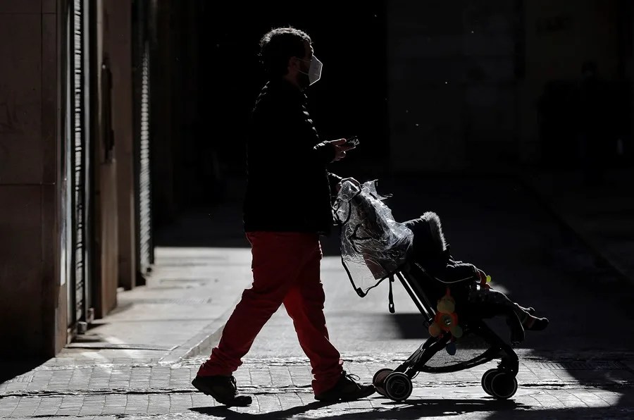 Consumo alerta de la presencia de salmonela en chips de manzana para niños