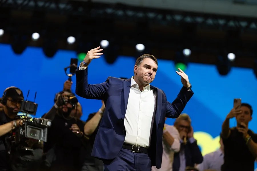Comienza la convención para proclamar a Flávio Bolsonaro como candidato presidencial