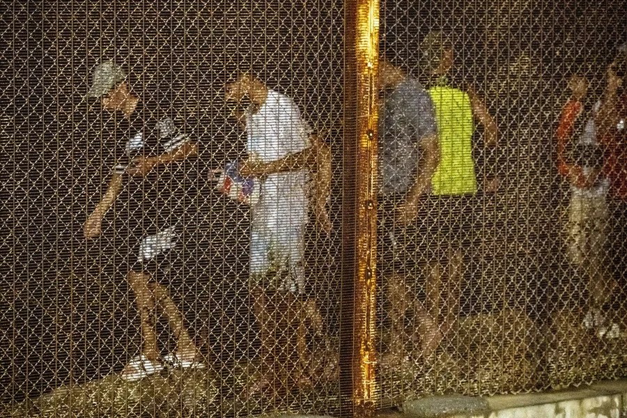 El rey mantiene conversaciones con Sánchez y Vivas sobre la crisis migratoria en Ceuta