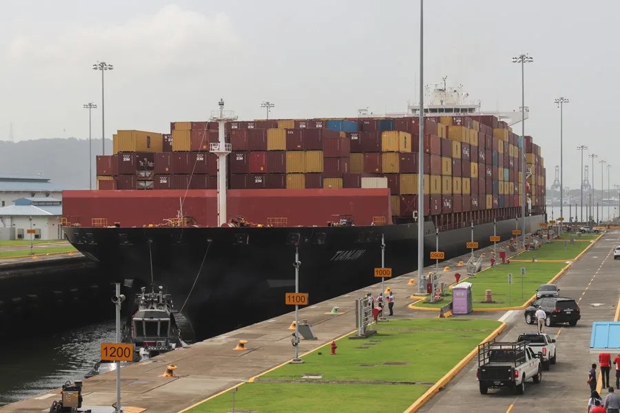 Trump reitera que Estados Unidos no permitirá que China tome el control del Canal de Panamá